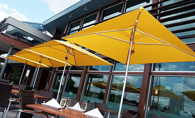 slide1-resort-umbrellas