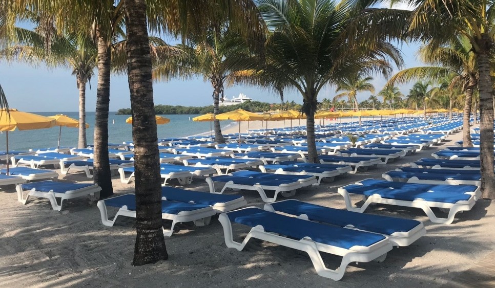 Why Grosfillex Outdoor Furniture is a Smart Investment for Businesses